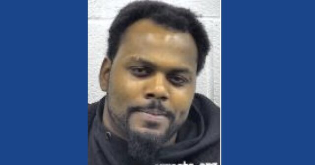 Police searching for wanted fugitive in Ohio