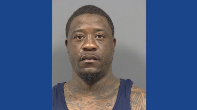Police searching for wanted fugitive in Florida