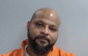 Police searching for wanted fugitive in Kentucky