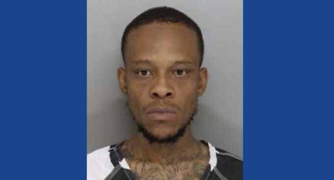 Police searching for wanted fugitive in Ohio