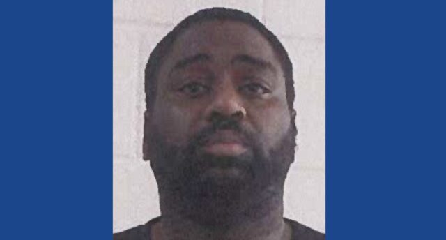 Police searching for wanted fugitive in Georgia