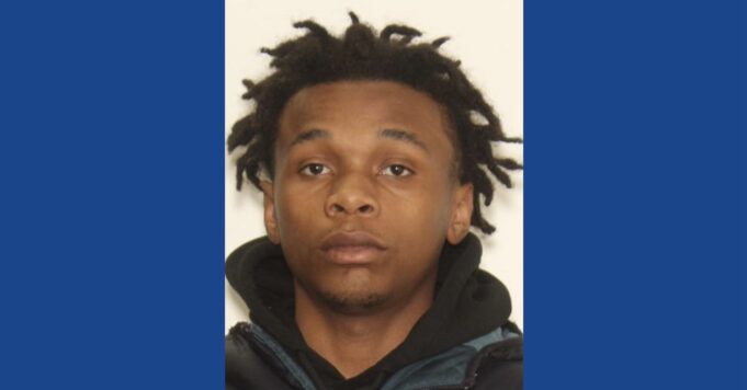 Police searching for wanted fugitive in Ohio