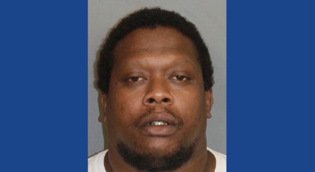 Police searching for wanted fugitive in Alabama