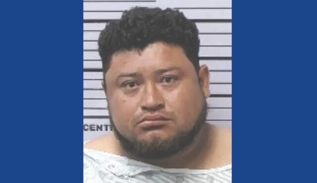 One person dead, one arrested following vehicle crash in Alabama