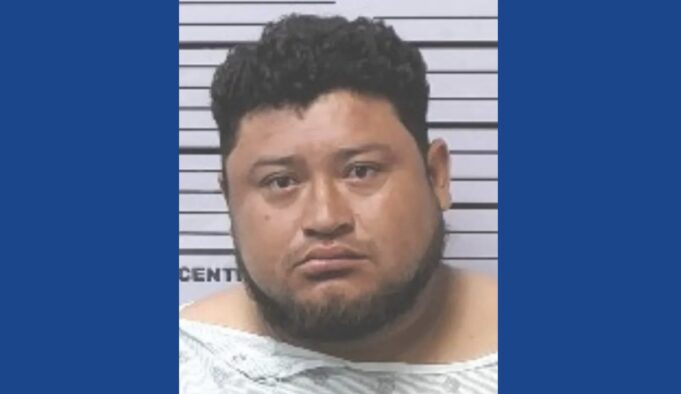 One person dead, one arrested following vehicle crash in Alabama