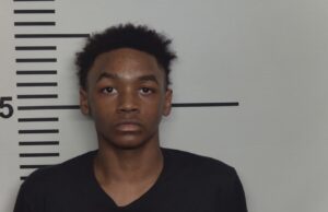 McDonald’s employee arrested for pointing gun at customers in Kentucky