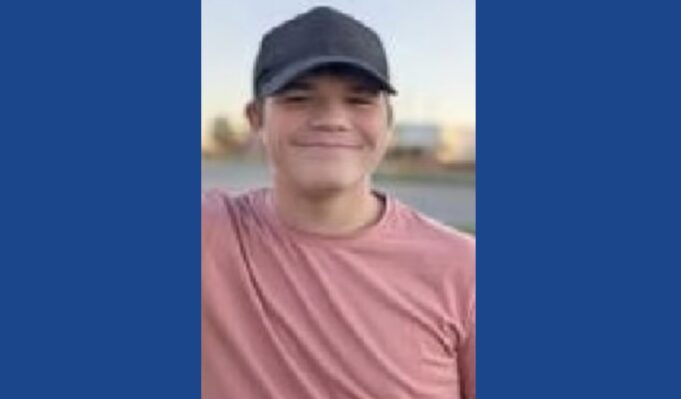 Police searching for missing teen in Virginia