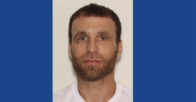 Police searching for wanted fugitive in Ohio