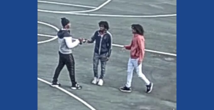 Police seek suspects who robbed 12-year-old at gunpoint at Ohio park