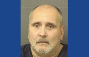 Police searching for wanted theft suspect in Florida