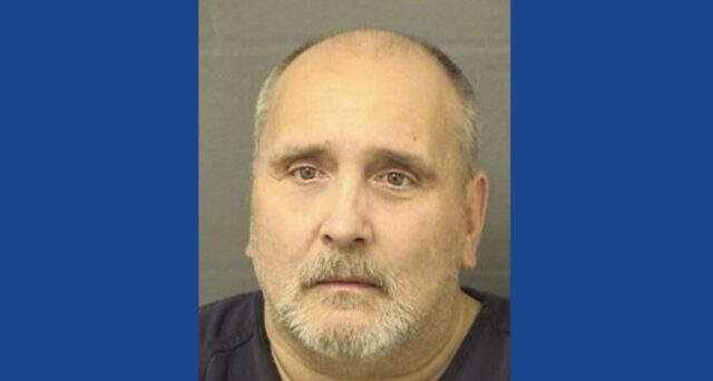 Police searching for wanted theft suspect in Florida