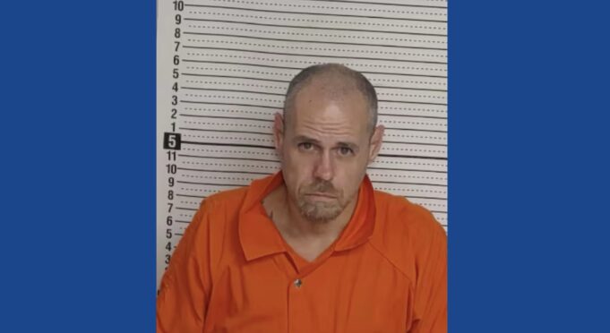 Police searching for escaped inmate in Georgia