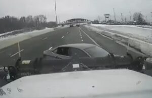 Vehicle crashes into Ohio snowplow on I-77