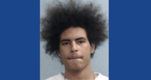Police searching for wanted fugitive in Kentucky