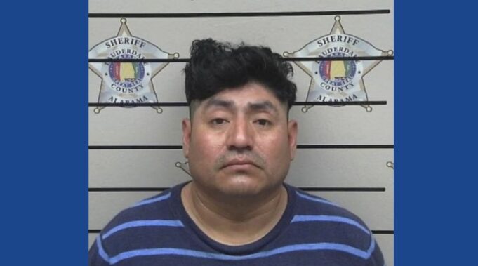 One person arrested for DUI after vehicle crash injures two in Alabama