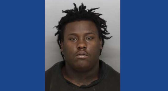 Police searching for wanted theft suspect in Ohio
