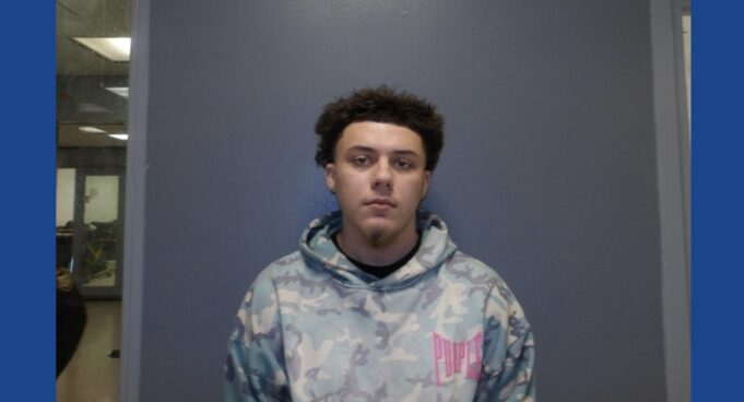 Police searching for fugitive wanted on multiple charges in Ohio