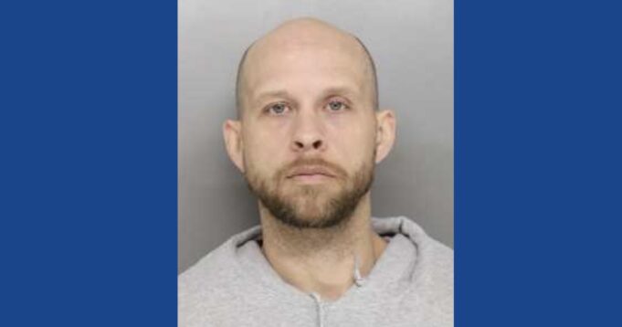 Police searching for wanted robbery and assault suspect in Ohio