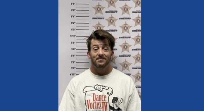 Police searching for escaped inmate in Alabama