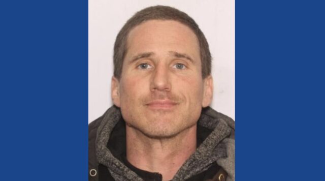 Police searching for wanted theft suspect in Ohio