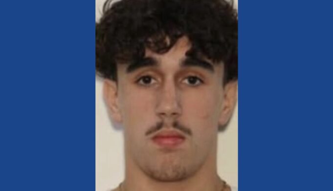 Police searching for wanted burglary suspect in Georgia