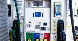 Florida gas prices remain above $4 as fuel costs stay elevated statewide