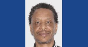 Police searching for wanted theft suspect in Georgia