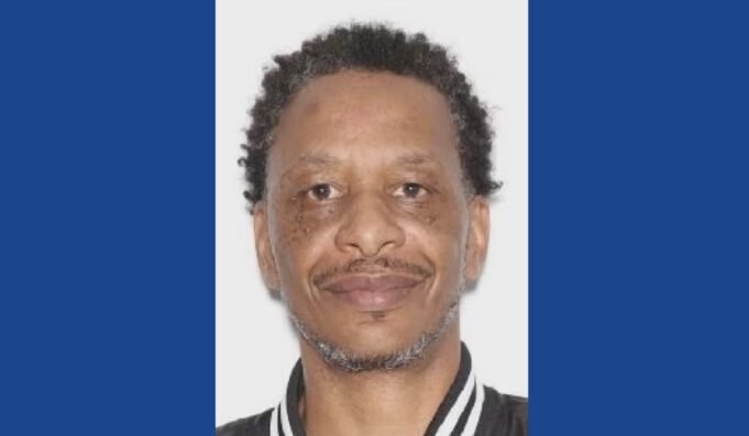 Police searching for wanted theft suspect in Georgia