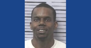 One person arrested after hitting man with metal object in Alabama
