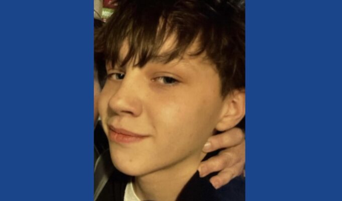 Police searching for missing 15-year-old in Illinois
